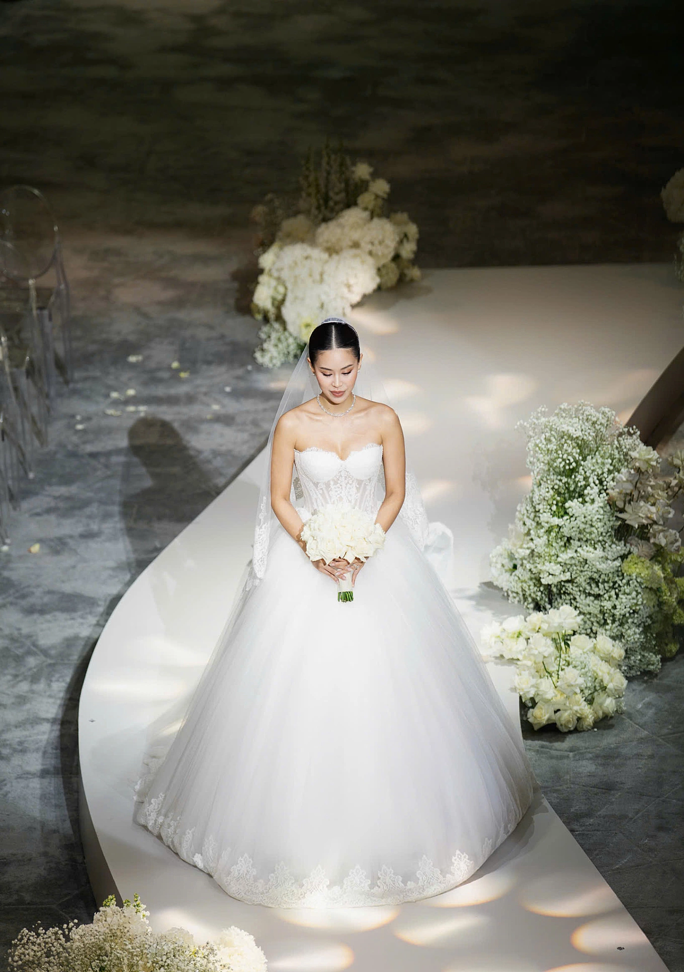 Hai thiết kế váy cưới quốc tế đẳng cấp của Tiên Nguyễn